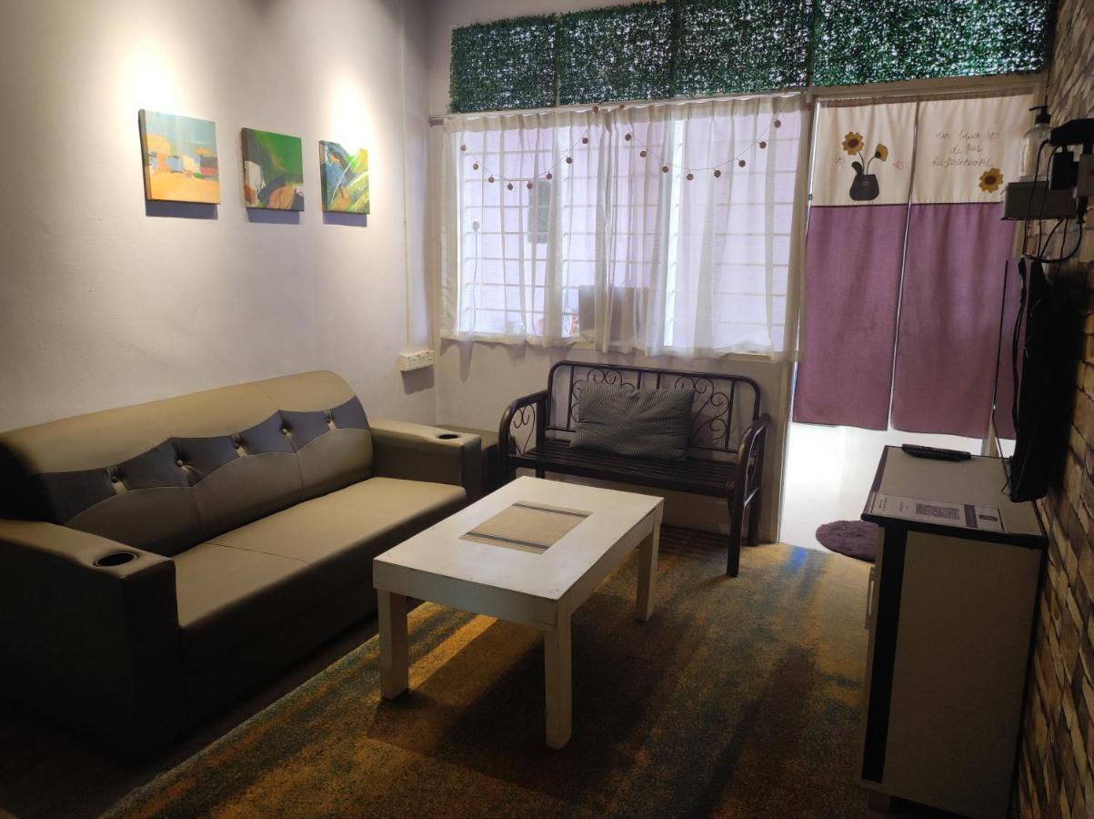 Lunas Diy Homestay Luaran gambar
